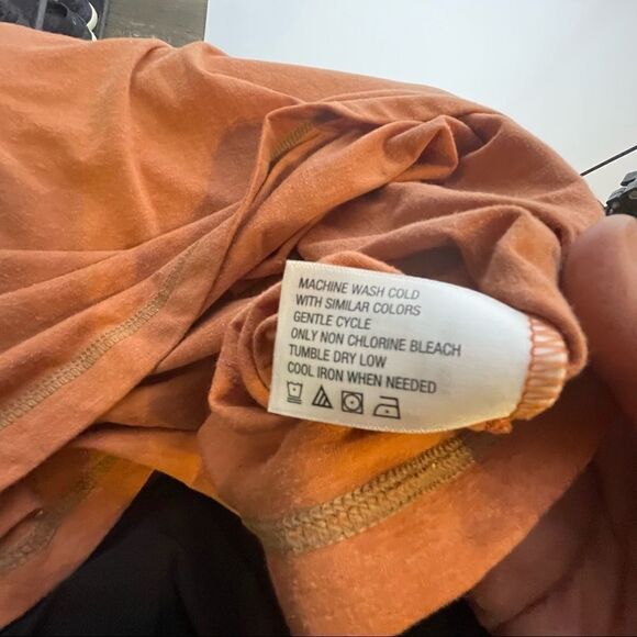 Orvis Trout Bum Quarter Zip Top in Burnt Orange Size Medium - Picture 3 of 10